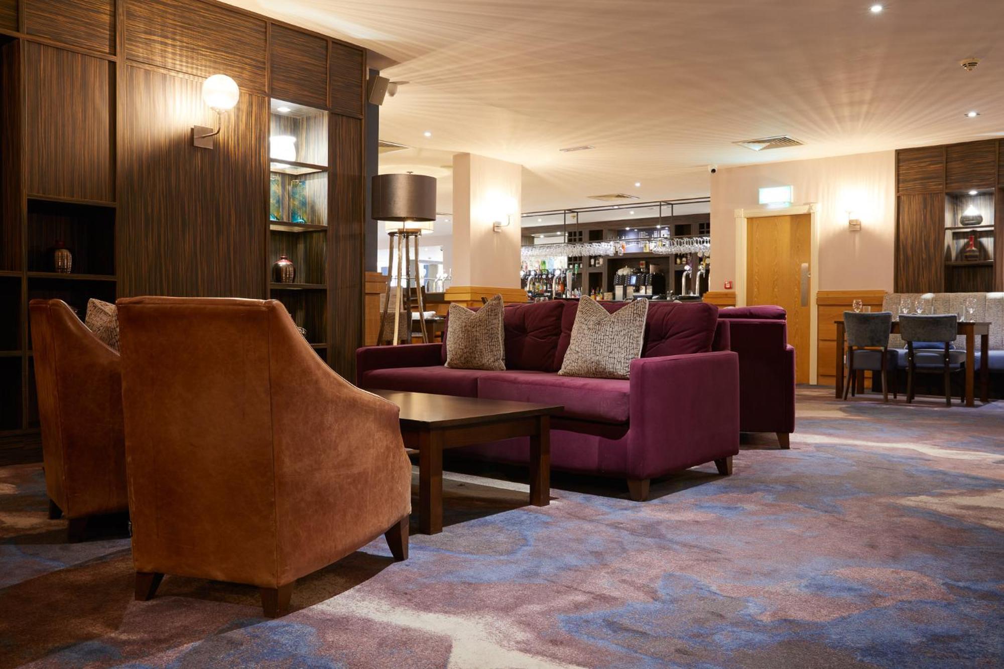 Burntwood Court Hotel Барнсли Экстерьер фото