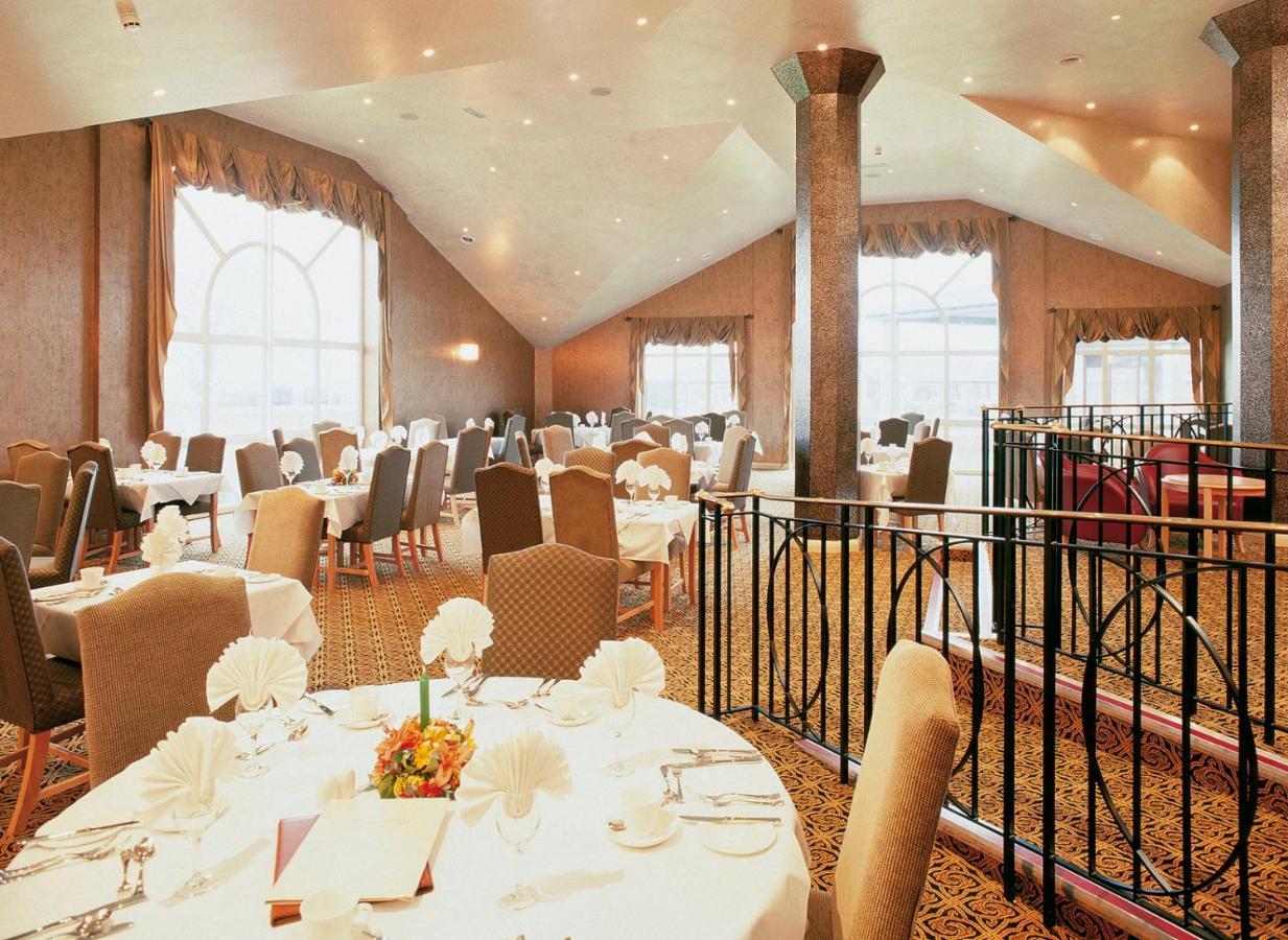 Burntwood Court Hotel Барнсли Экстерьер фото