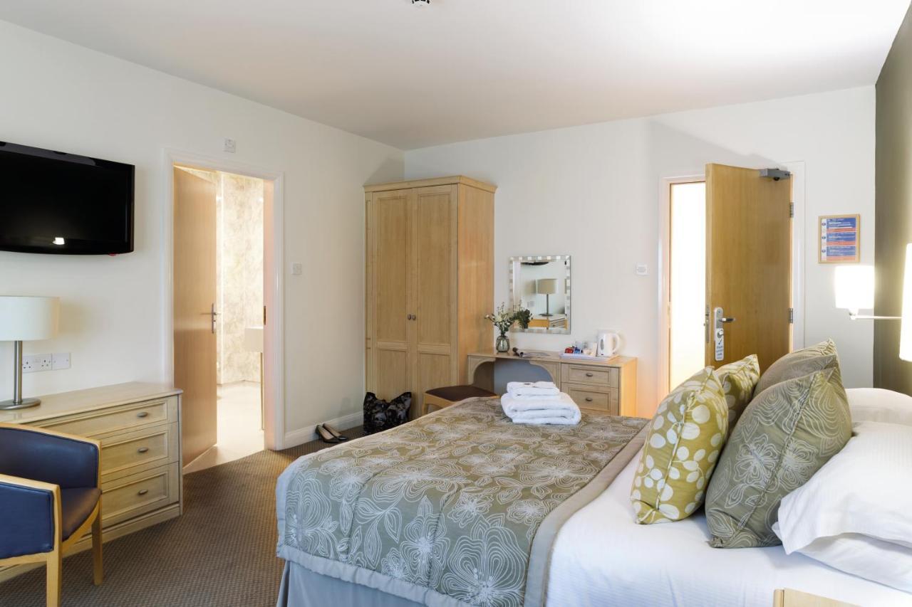 Burntwood Court Hotel Барнсли Экстерьер фото